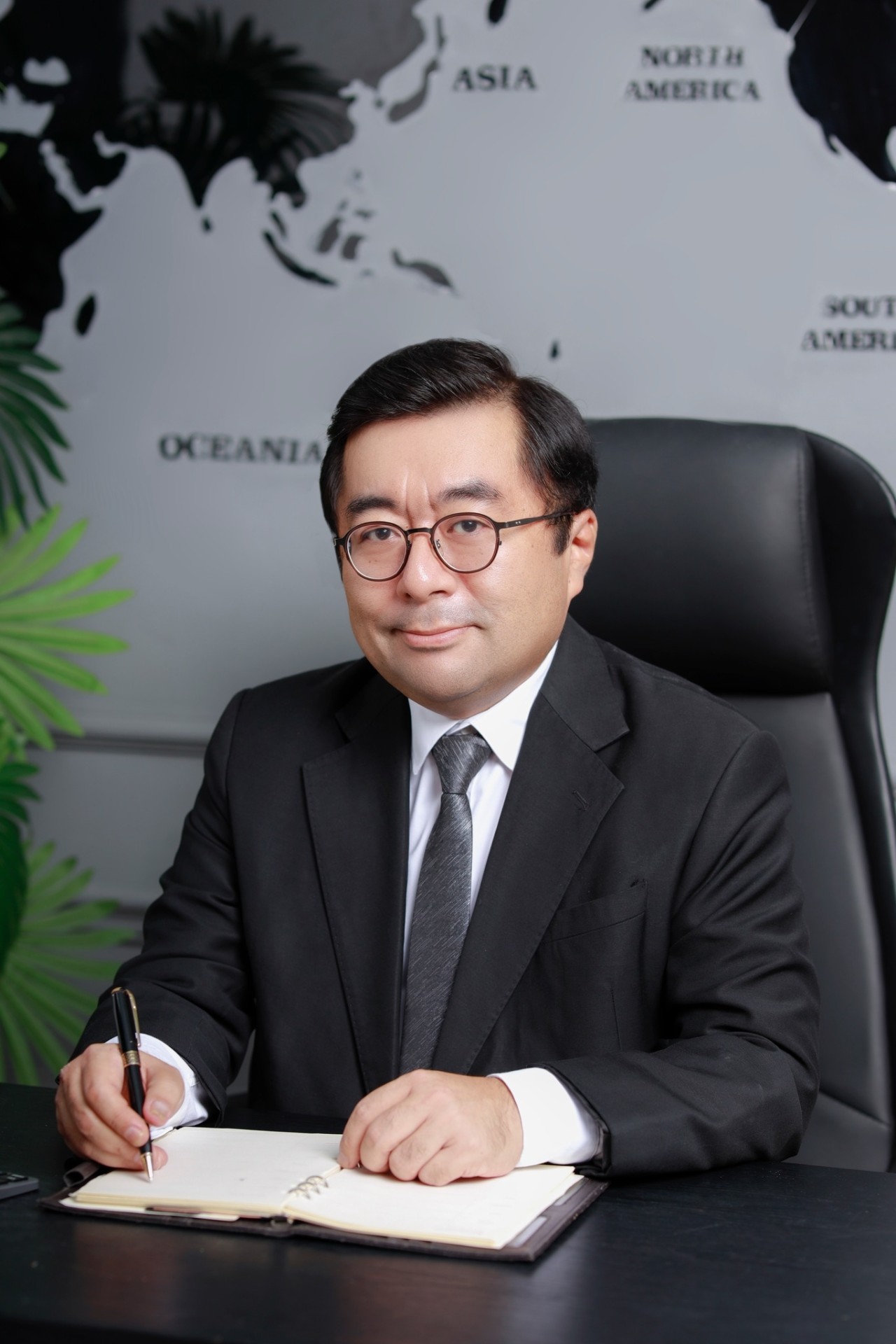 Tiến sĩ Luật Hirota Fushihara