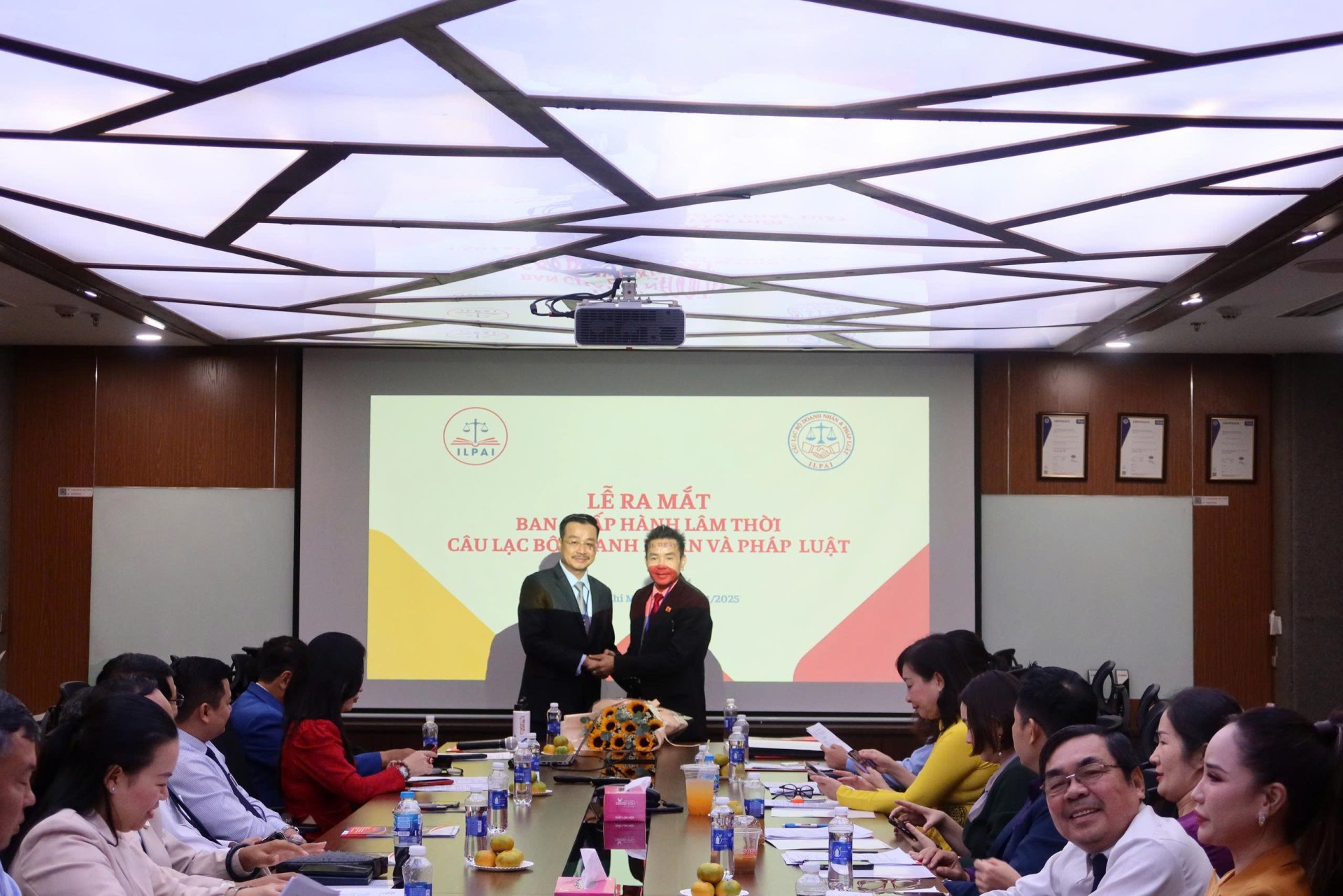 Lễ ra mắt CLB Doanh nhân & Pháp luật: Dấu mốc quan trọng trong hành trình kết nối tri thức pháp lý với sự phát triển doanh nghiệp